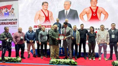 Antalya’nın Kemer ilçesinde düzenlenen Uluslararası Yaşar Doğu, Vehbi Emre ve