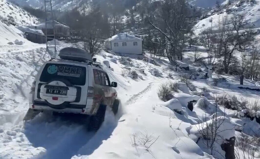 Bingöl’de UMKE ekipleri, yoğun kar yağışı ve tipi nedeniyle kara