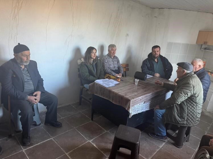 Bilecik’in Yenipazar ilçesinde, köy bazlı bilgilendirme kapsamında üreticilere tarımsal bilgilendirme