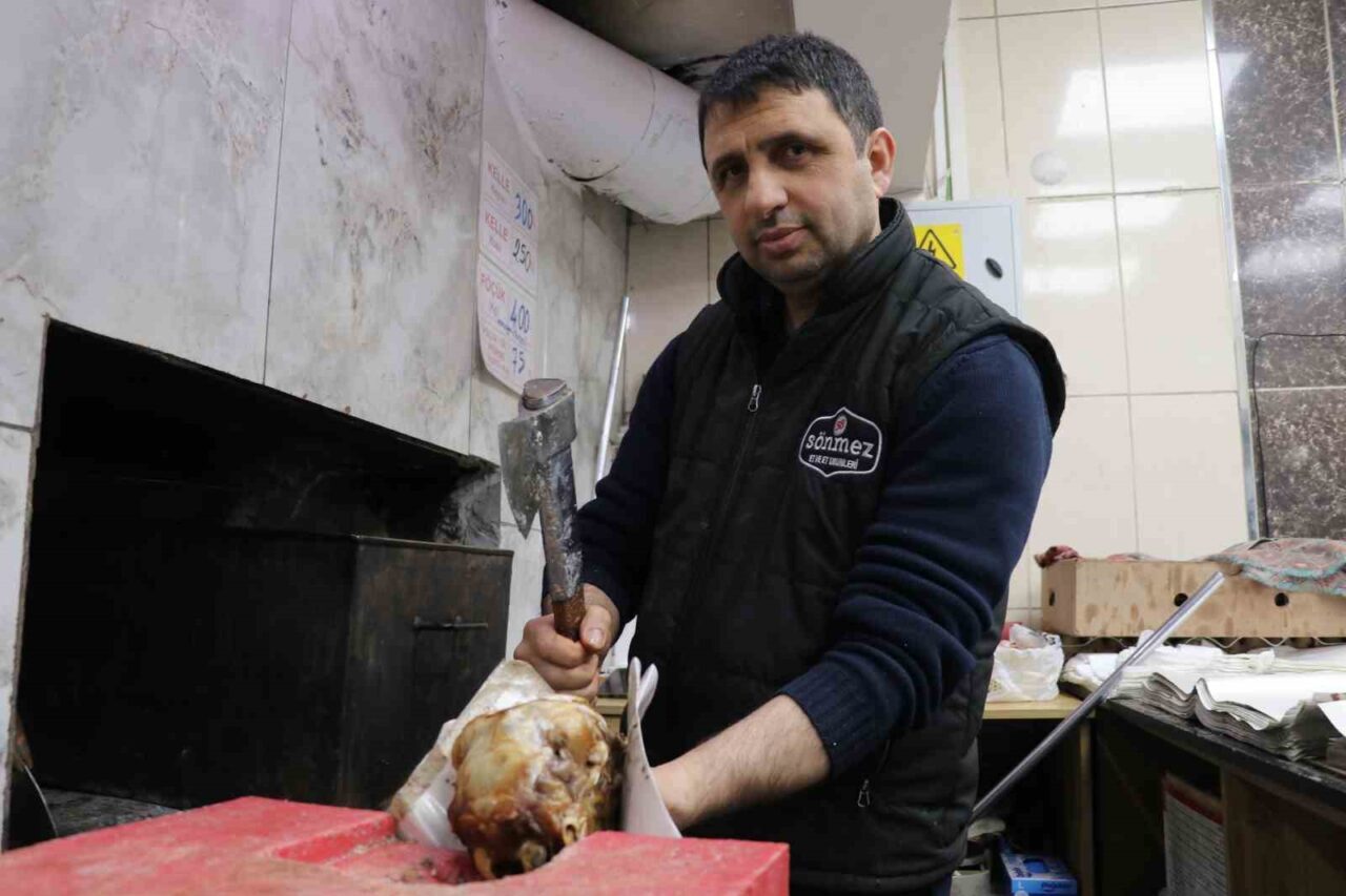 Sivas’ın kış sofralarının vazgeçilmez lezzeti kelle, 16 saatlik zahmetli hazırlık