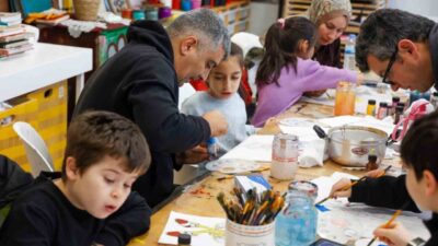 Uşak Belediyesi ara tatilde çocukları bilimle buluşturarak onların bilimsel gelişimlerini