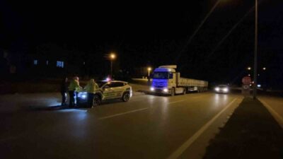 Burdur’da polisin ’dur’ ihtarına uymayarak kaçan tır sürücü, kısa süren