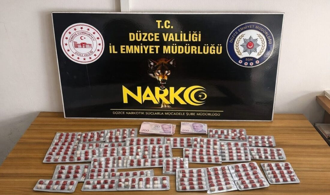 DÜZCE(İHA) – Düzce’de narkotik ve asayiş ekipleri tarafından kent merkezinde