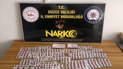 DÜZCE(İHA) – Düzce’de narkotik ve asayiş ekipleri tarafından kent merkezinde