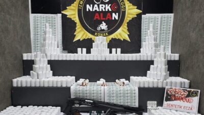 İzmir’in Konak ilçesinde narko alan ekipleri tarafından düzenlenen operasyonda 108