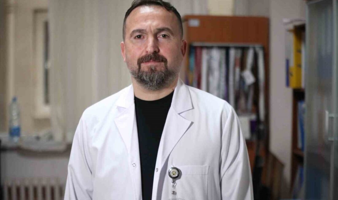 Yüz felcinde erken tanı ve tedavinin büyük önem taşıdığını belirten