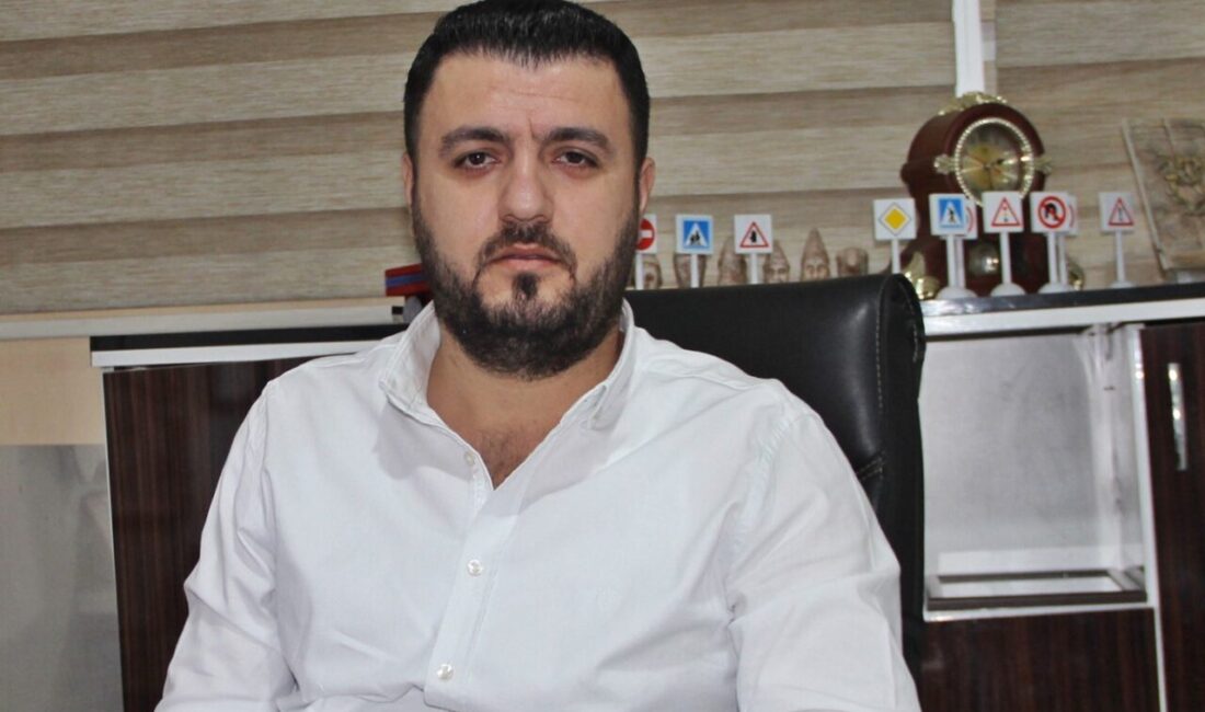 Etkili olan kar yağışı ve buzlanma, trafikte ciddi riskleri beraberinde