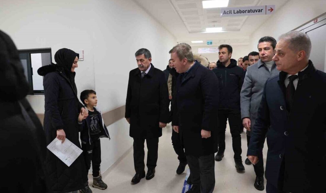 Erzincan Valisi Hamza Aydoğdu, yılbaşı gecesi Mengücek Gazi Eğitim ve