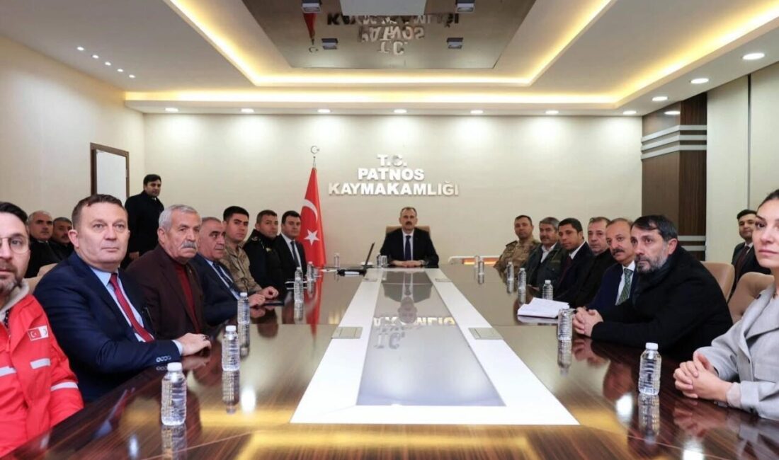 Ağrı Valisi Önder Bozkurt, Patnos ilçesini ziyaret ederek ilçede yürütülen