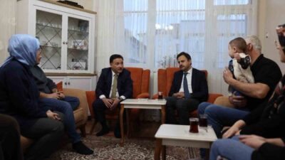 Kayseri Valisi Gökmen Çiçek, Kocasinan ilçesi Yeni Mahalle’de bir vatandaş