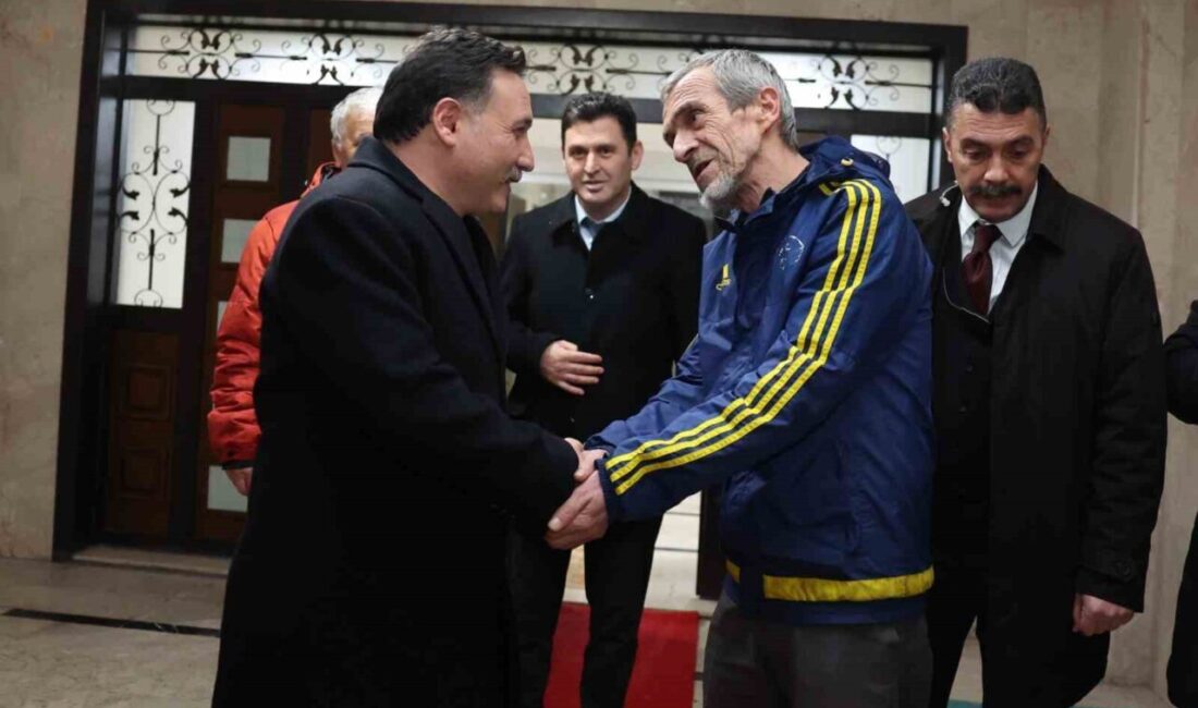 Kayseri Valisi Gökmen Çiçek; ev ziyaretlerinde bulunarak, vatandaşlarım talep ve