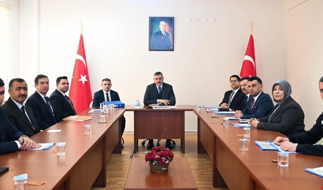 Erzurum Valisi Mustafa Çiftçi, Aziziye ilçesini ziyaret ederek Kaymakam Muhammed