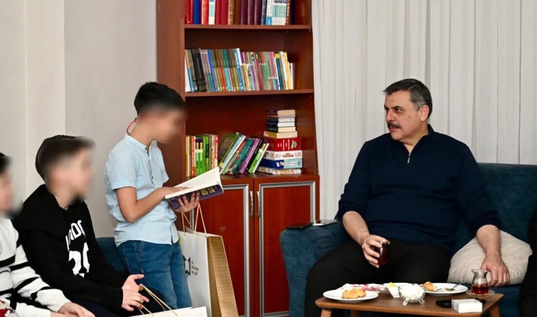 Erzurum Valisi Mustafa Çiftçi, eşi Azime Çiftçi ile birlikte Hamidiye