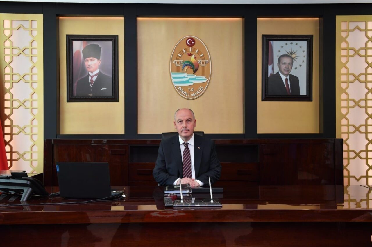 Denizli Valisi Ömer Faruk Coşkun, 10 Ocak İdareciler Günü dolayısıyla