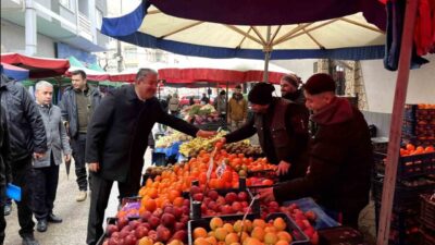 Eskişehir Valisi Dr. Erdinç Yılmaz, Kurtuluş Mahallesi pazarını ziyaret ederek