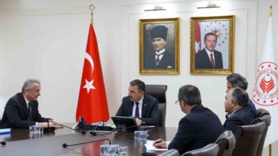 Zonguldak Valisi Osman Hacıbektaşoğlu, Çaycuma ilçesindeki yerel yöneticileri ve il