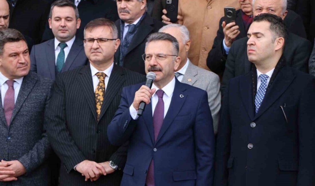 Eskişehir Valisi Hüseyin Aksoy, görev süresinin dolmasıyla birlikte şehre veda