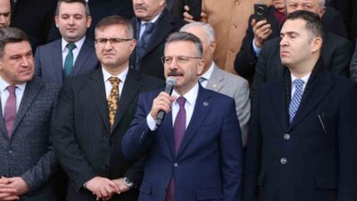 Eskişehir Valisi Hüseyin Aksoy, görev süresinin dolmasıyla birlikte şehre veda