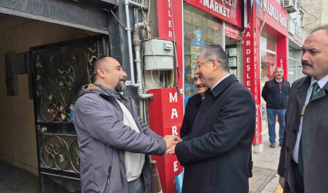 Eskişehir Valisi Erdinç Yılmaz, kent merkezinde esnaf ve vatandaşları ziyaret