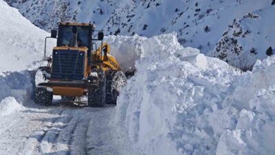 Van’da etkili olan yoğun kar yağışı ve ardından meydana gelen