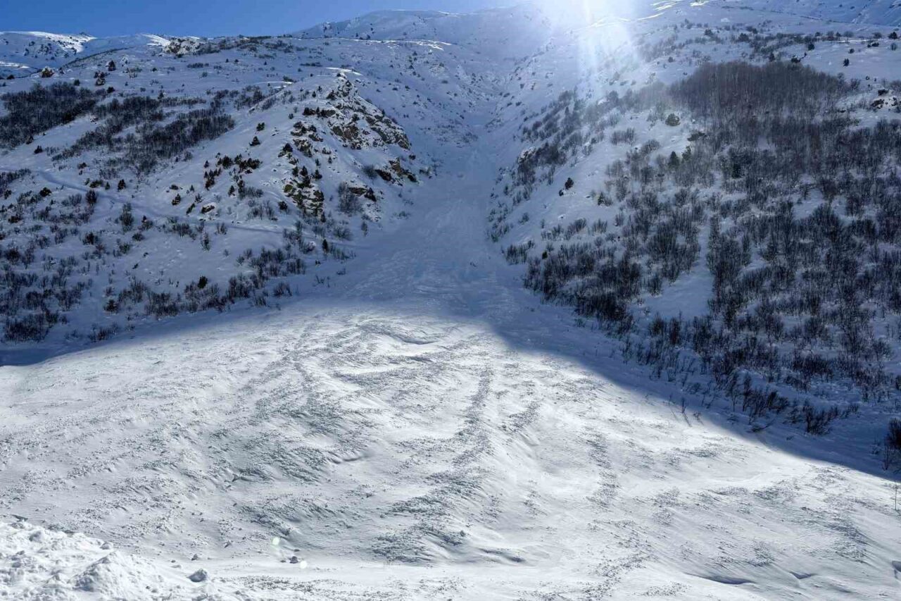 Van’da etkili olan yoğun kar yağışı ve ardından meydana gelen
