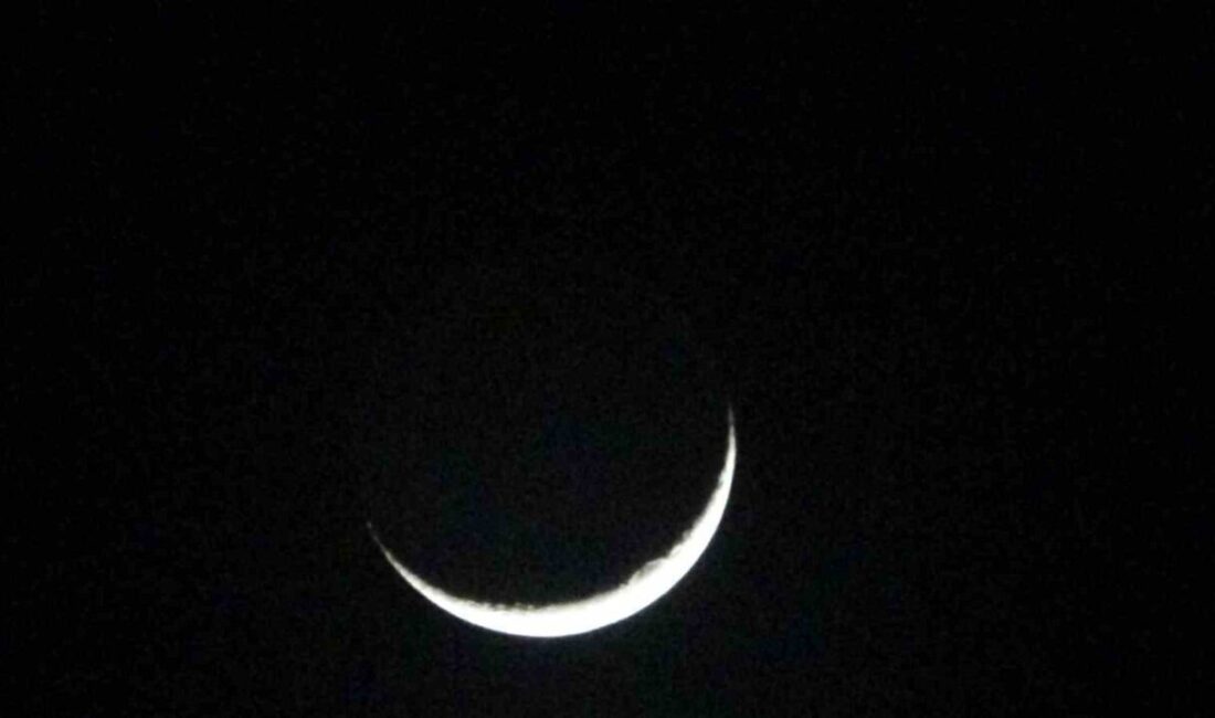 Van’da 2026 yılının ilk hilal ayı, akşam saatlerinde gökyüzünde beliren
