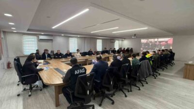 Van’da etkisini sürdüren olumsuz hava şartlarına karşı alınacak tedbirlerin değerlendirilmesi