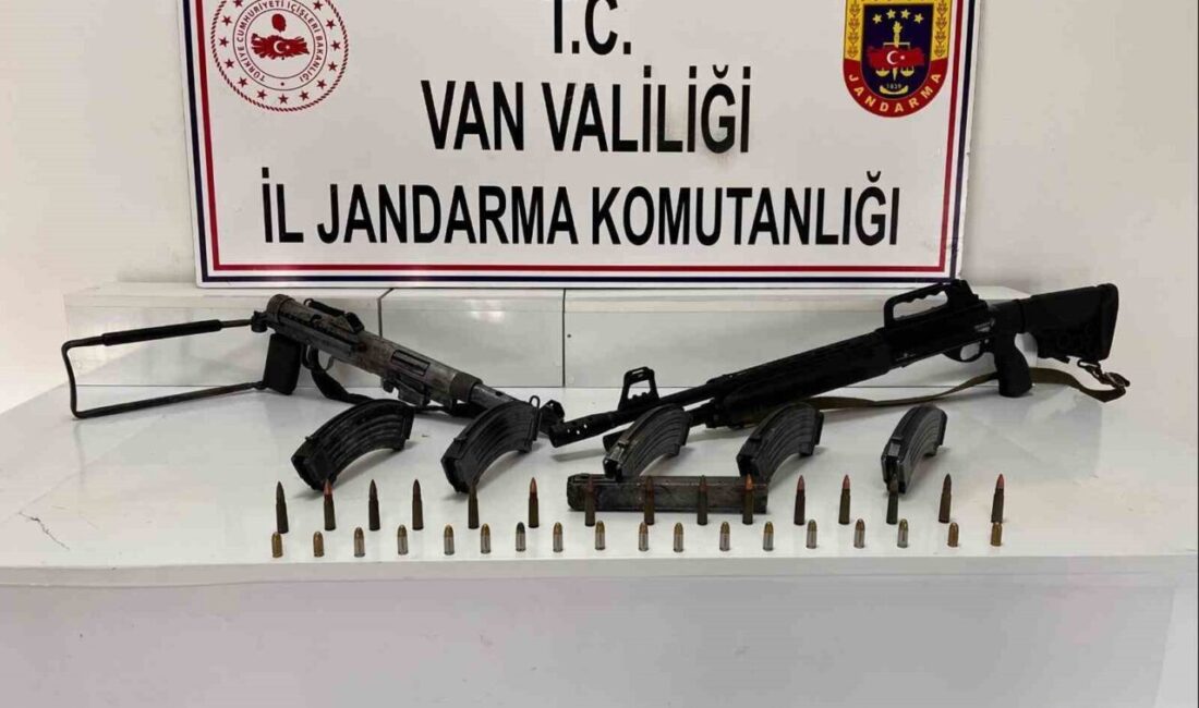 Van’ın Başkale ilçesinde jandarma ekiplerince yürütülen çalışmalar sonucunda silah ve