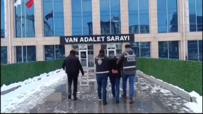 Van’ın İpekyolu ilçesinde bankaların para çekme noktalarında emekli ve engelli