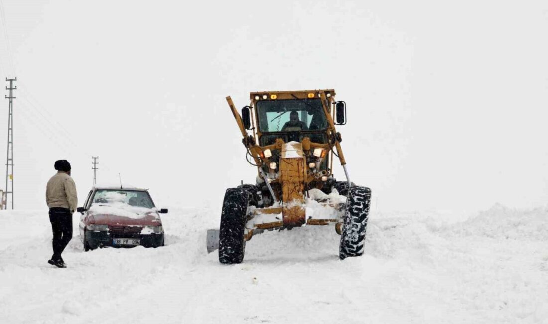Talas Belediyesi Kış Çalışmaları Ekipleri; yeniden etkili olan kar yağışıyla