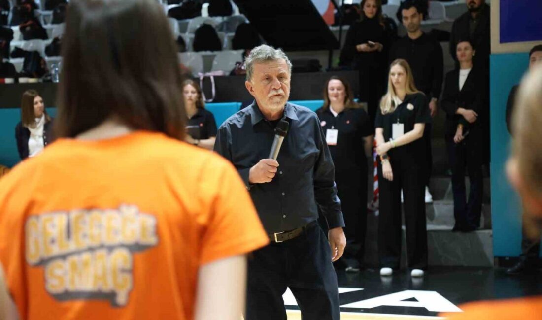 Eczacıbaşı Spor Kulübü bünyesinde ilk kez düzenlenen Eczacıbaşı Geleceğe Smaç