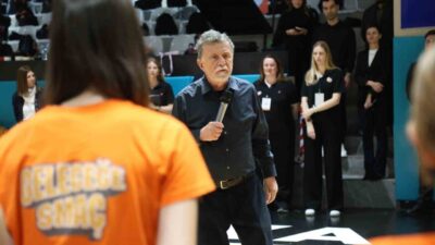 Eczacıbaşı Spor Kulübü bünyesinde ilk kez düzenlenen Eczacıbaşı Geleceğe Smaç