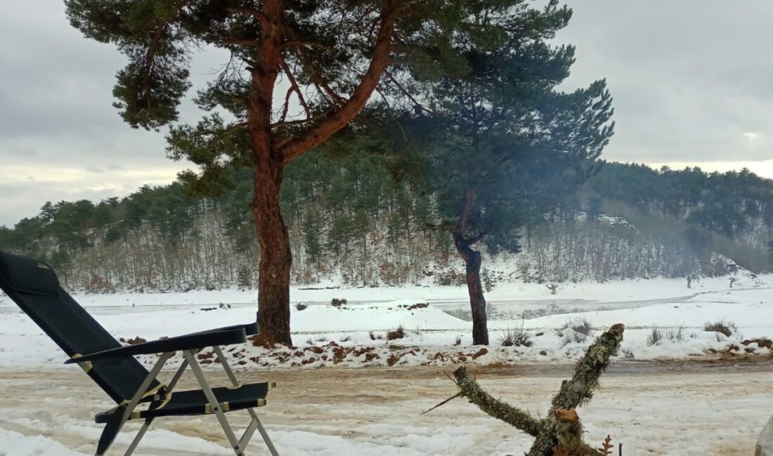 Bilecik’in Osmaneli ilçesine bağlı Adliye Köyü’nde bulunan Ağlan Göledi, kar