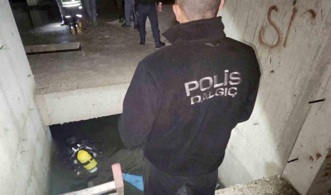 Adana’da yağışlar sonrası yaklaşık 2 metre derinliğinde su biriken metruk