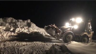 Şırnak’ın Beytüşşebap ilçesinde çetin geçen kış şartlarında yakacakları kalmayan köylülerin