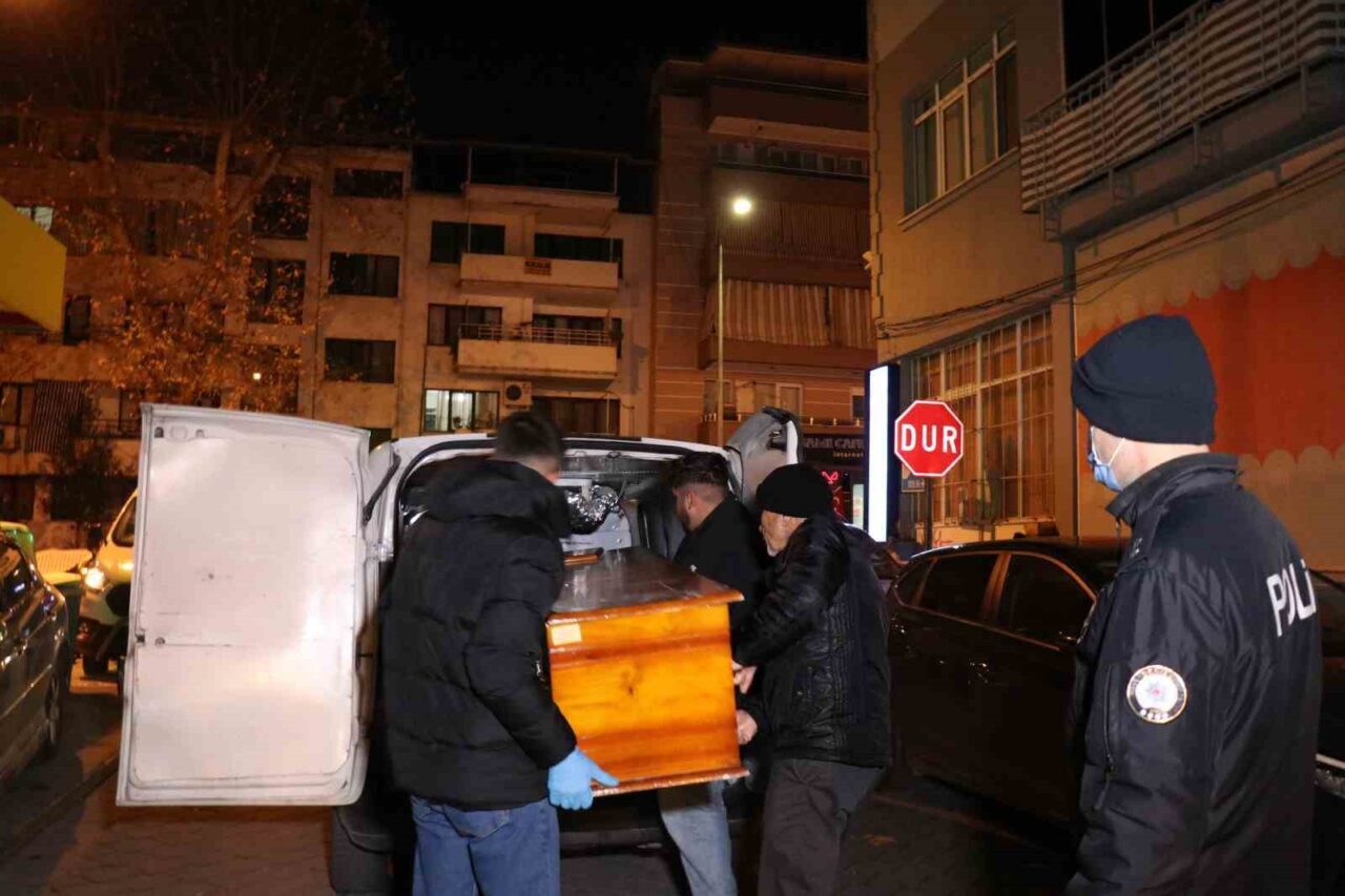 Denizli’de sobadan kaynaklı çıkan yangında dumandan etkilenen 93 yaşındaki yaşlı