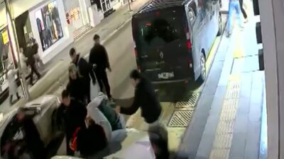 Yalova’da cep telefonu teknik servisine gelen 9 kişilik grup ile