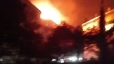 Yalova’da 5 katlı binanın çatı katında yakılan mangaldan dolayı çıkan