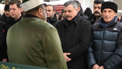 Erzurum’da dün sanayi sitesinde bulunan mobilya üretimi yapan bir iş