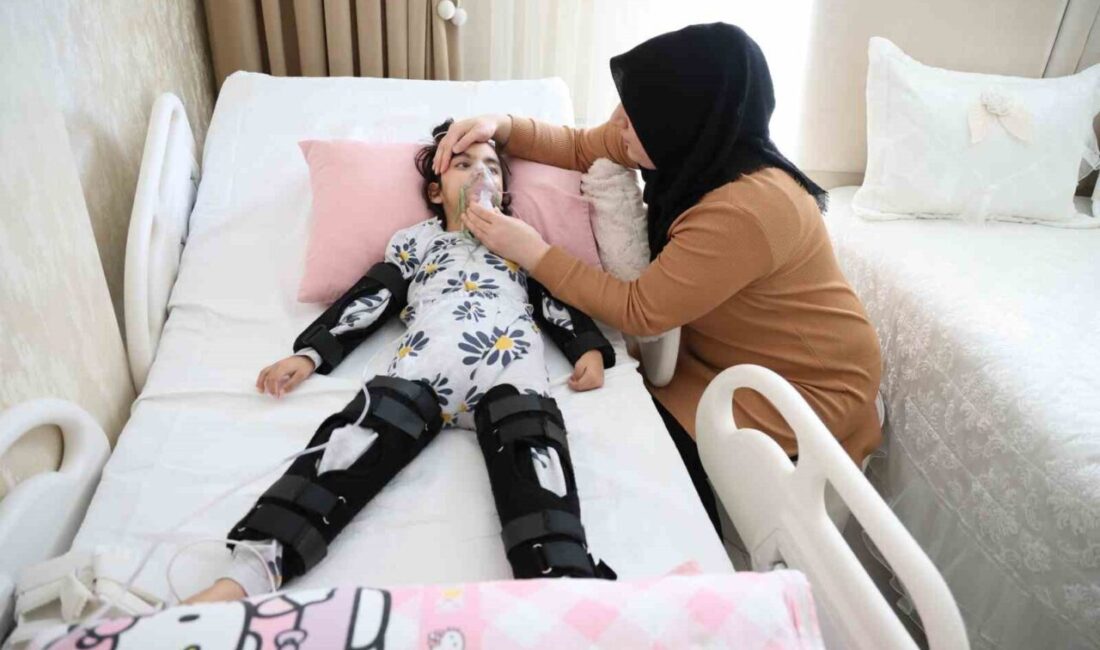 Aksaray’da 9 ay önce yürüyerek girdiği hastaneden yanlış iğne yapıldığı