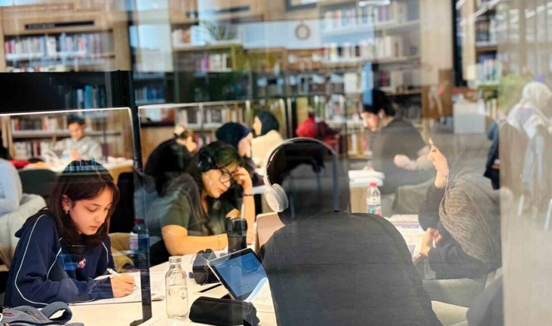 Kocaeli’de yarıyıl tatilinde kütüphaneler, gençlerin hem ders çalıştığı hem de