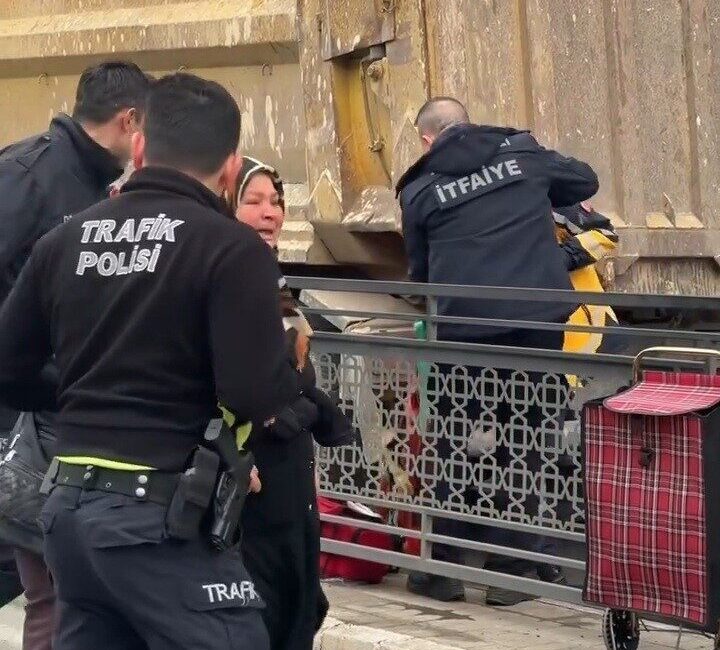 Kırklareli’de yaya geçidinden geçmeye çalışan bir kadın, kamyon çarpması sonucu