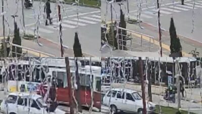 Mersin’de elinde poşetlerle giden bir şahsa yaya geçidinde otomobil çarptığı.