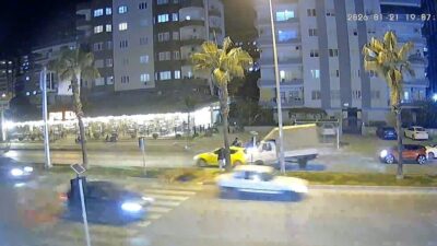 Mersin’de yayaya yol vermek isteyen sürücünün aniden fren yapması sonucu