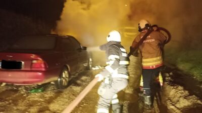 Hatay’da seyir halineyken motor kısmı yanan otomobilde hasar oluştu. Yangın;