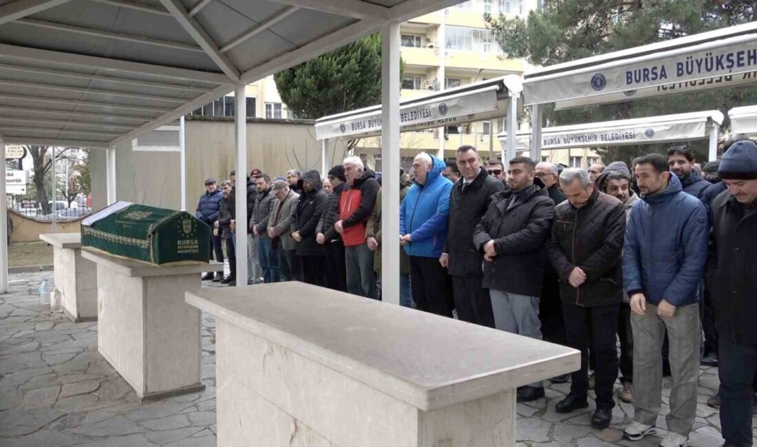 Bursa’da 72 yaşında hayatını kaybeden yazar Ahmet Turan Alkan, cenaze