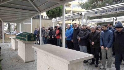 Bursa’da 72 yaşında hayatını kaybeden yazar Ahmet Turan Alkan, cenaze