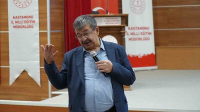 Kastamonu’da gerçekleştirilen konferansta ailelere önemli bilgiler veren Yazar Hayati İnanç,