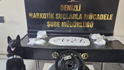 Denizli’de narkotik timleri uyuşturucu madde taşıyan araca yönelik yaptıkları operasyonda