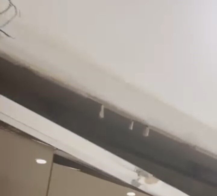 Bursa’da inşaatı yeni tamamlanan bir binadaki dairede mutfak tavanı çöktü.